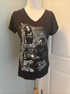 Rode V-Neck Black Graphic Tee (2XL)